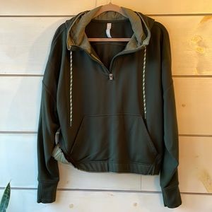 Women’s 1/4 zip Hunter green